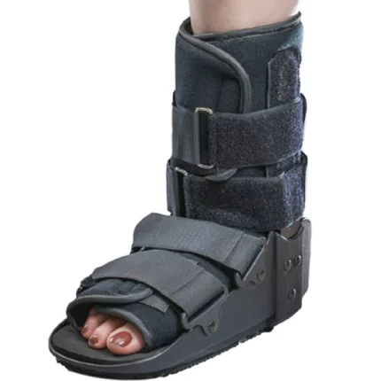 Bota walker corta sin aire